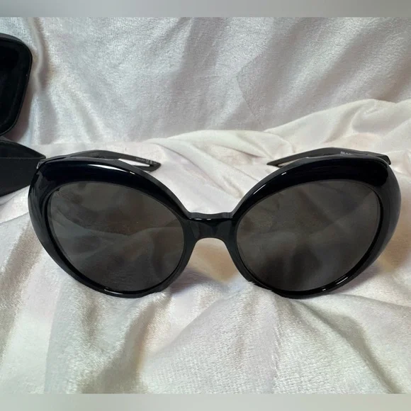 Balenciaga Authentic Oversized Black Shield Sunglasses BB-0024-S 004 NWT - Picture 5 of 14